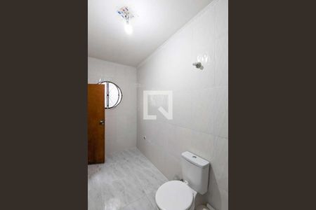 Casa à venda com 161m², 2 quartos e 2 vagas Casa à venda com 161m², 2 quartos e 2 vagasBanheiro da suíte