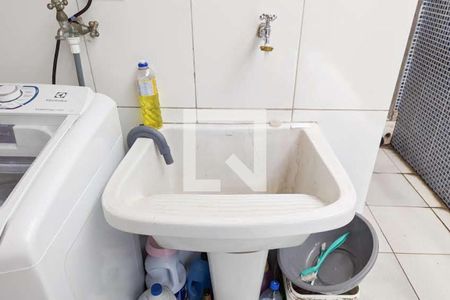 Casa à venda com 161m², 2 quartos e 2 vagas Casa à venda com 161m², 2 quartos e 2 vagasÁrea de serviço