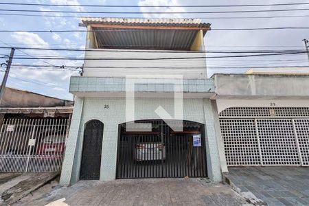 Casa à venda com 161m², 2 quartos e 2 vagas Casa à venda com 161m², 2 quartos e 2 vagasFachada