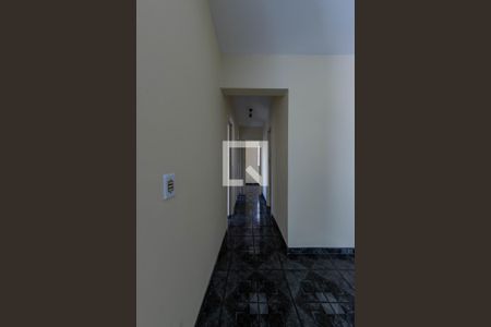 Corredor de apartamento à venda com 3 quartos, 75m² em Vila Ivone, São Paulo