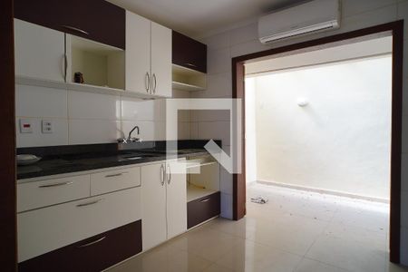 Sala - Cozinha de casa para alugar com 2 quartos, 90m² em Glória, Porto Alegre