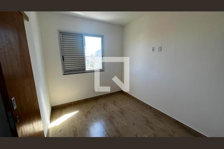 Quarto de apartamento à venda com 3 quartos, 120m² em Santa Rosa, Belo Horizonte