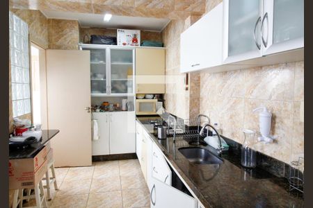 Cozinha de apartamento à venda com 3 quartos, 120m² em Sion, Belo Horizonte