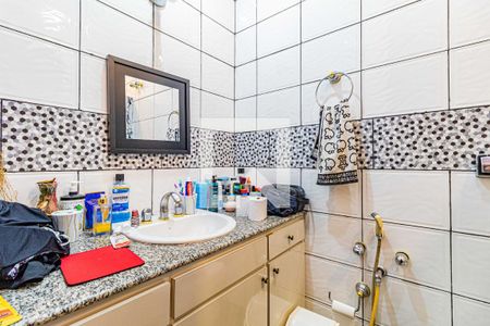 Casa à venda com 350m², 4 quartos e 3 vagas Casa à venda com 350m², 4 quartos e 3 vagasSuite 4 - Banheiro