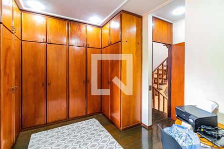 Casa à venda com 350m², 4 quartos e 3 vagas Casa à venda com 350m², 4 quartos e 3 vagasSuite 1 - Closet