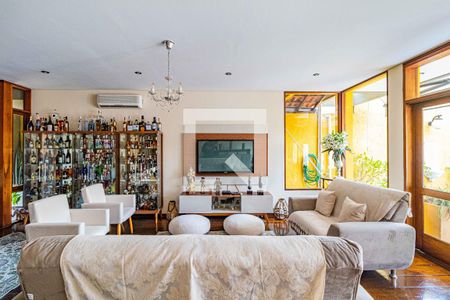 Sala de casa para alugar com 4 quartos, 350m² em Cidade São Francisco, São Paulo