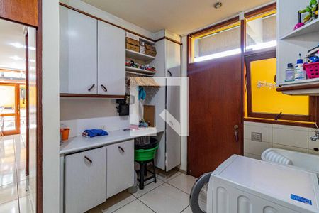 Casa à venda com 350m², 4 quartos e 3 vagas Casa à venda com 350m², 4 quartos e 3 vagasLavanderia