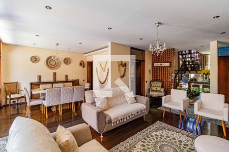 Sala de casa para alugar com 4 quartos, 350m² em Cidade São Francisco, São Paulo