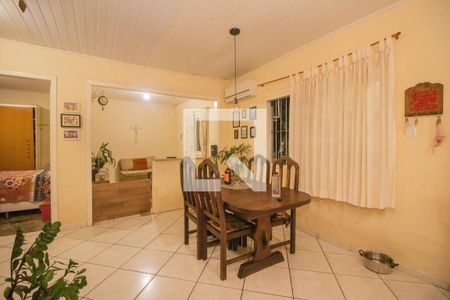 Sala de casa à venda com 3 quartos, 190m² em Petrópolis, Porto Alegre