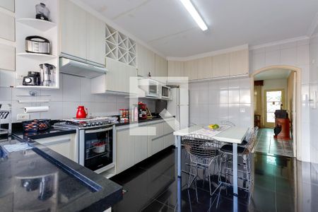 Casa à venda com 130m², 2 quartos e 2 vagas Casa à venda com 130m², 2 quartos e 2 vagasCozinha