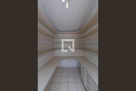 Casa à venda com 255m², 4 quartos e 3 vagasEscritório