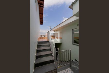 Casa à venda com 255m², 4 quartos e 3 vagasCasa 2 Escadas