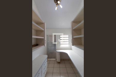 Casa à venda com 255m², 4 quartos e 3 vagasEscritório