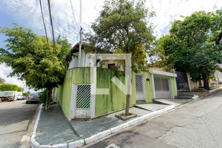 Casa à venda com 255m², 4 quartos e 3 vagasFachada