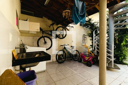 Casa à venda com 280m², 5 quartos e 6 vagasÁrea de Serviço