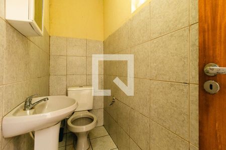 Casa à venda com 280m², 5 quartos e 6 vagasBanheiro de serviço