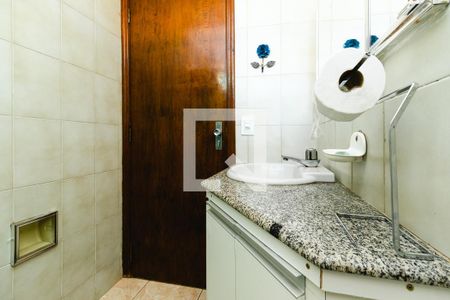 Casa à venda com 280m², 5 quartos e 6 vagasBanheiro Social