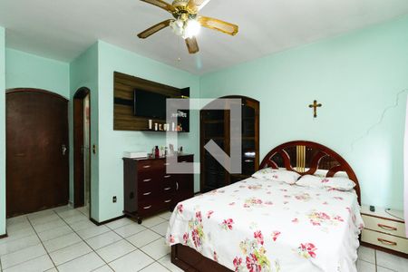 Casa à venda com 280m², 5 quartos e 6 vagasQuarto Suíte