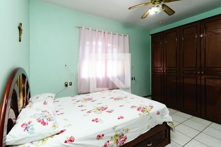 Casa à venda com 280m², 5 quartos e 6 vagasQuarto Suíte