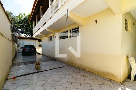 Casa à venda com 280m², 5 quartos e 6 vagasQuintal