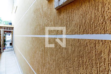 Casa à venda com 250m², 2 quartos e 3 vagasLateral da Casa