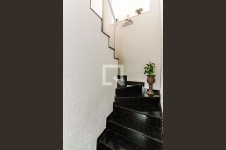 Escada de Acesso aos Quartos de casa à venda com 2 quartos, 188m² em Imirim, São Paulo
