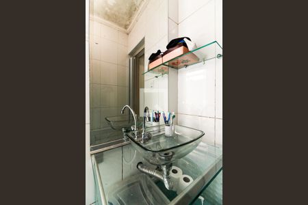 Casa à venda com 250m², 2 quartos e 3 vagasBanheiro da Suíte 2