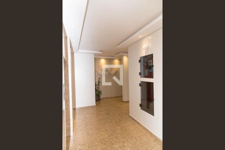 Apartamento à venda com 80m², 3 quartos e 1 vaga Apartamento à venda com 80m², 3 quartos e 1 vagaHall social