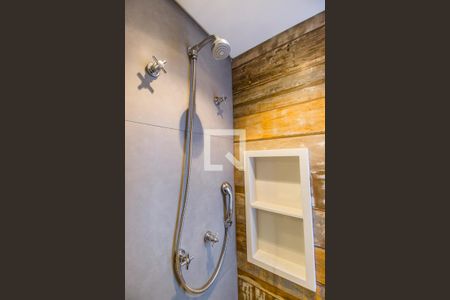 Apartamento à venda com 71m², 2 quartos e 1 vagaDetalhe do banheiro