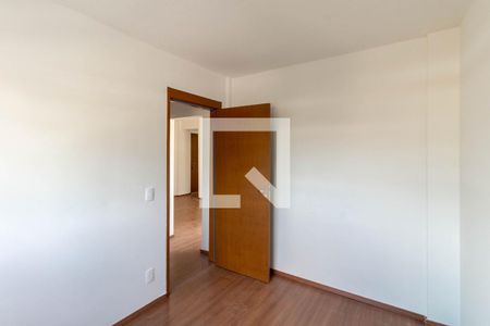 Quarto 1 de apartamento para alugar com 2 quartos, 52m² em João Pinheiro, Belo Horizonte