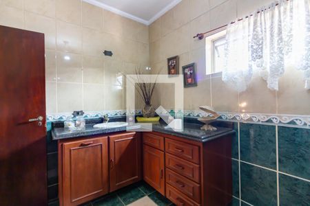 Casa à venda com 126m², 3 quartos e 2 vagasBanheiro 