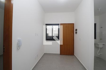 Sala e cozinha de casa de condomínio para alugar com 1 quarto, 34m² em Parque Peruche, São Paulo