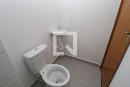 Casa de condomínio para alugar com 34m², 1 quarto e sem vagaBanheiro