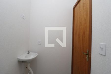 Casa de condomínio para alugar com 34m², 1 quarto e sem vagaBanheiro