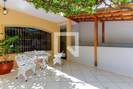 Casa à venda com 180m², 4 quartos e 3 vagasVaranda