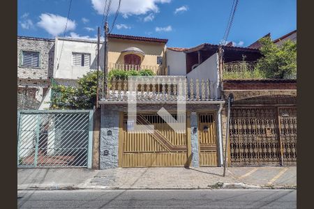 Casa à venda com 180m², 4 quartos e 3 vagasFachada