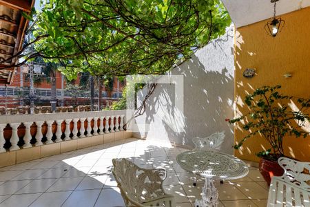 Casa à venda com 180m², 4 quartos e 3 vagasVaranda