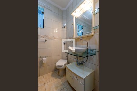 Casa à venda com 180m², 4 quartos e 3 vagasBanheiro Térreo