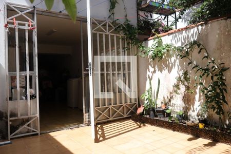Casa à venda com 152m², 3 quartos e 2 vagas Casa à venda com 152m², 3 quartos e 2 vagasQuintal