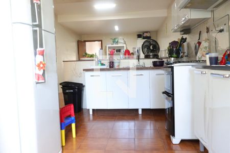 Casa à venda com 152m², 3 quartos e 2 vagas Casa à venda com 152m², 3 quartos e 2 vagasCozinha