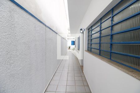 Casa à venda com 240m², 4 quartos e 6 vagasCorredor