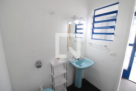 Casa à venda com 240m², 4 quartos e 6 vagasCasa 2 - Banheiro