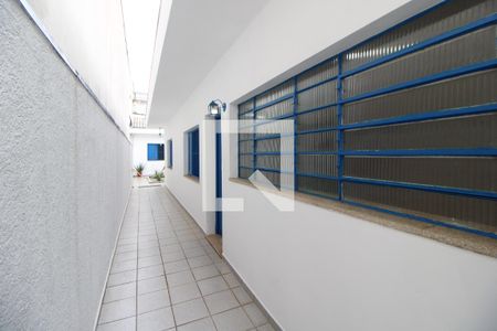 Casa à venda com 240m², 4 quartos e 6 vagasCorredor