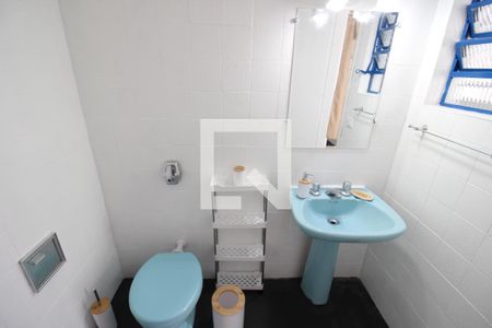 Casa à venda com 240m², 4 quartos e 6 vagasCasa 2 - Banheiro