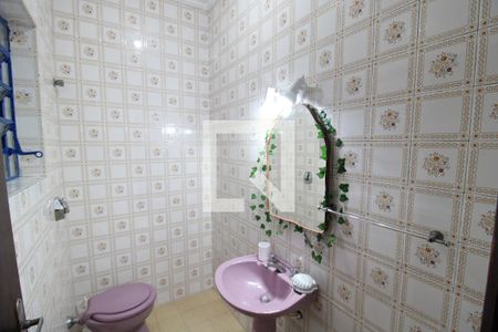 Casa à venda com 240m², 4 quartos e 6 vagasBanheiro