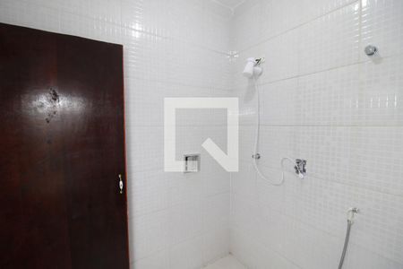 Casa à venda com 240m², 4 quartos e 6 vagasBanheiro 2