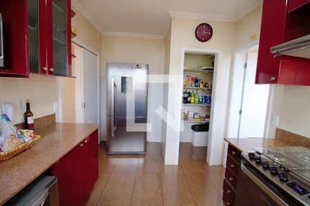 Apartamento à venda com 240m², 4 quartos e 4 vagas Apartamento à venda com 240m², 4 quartos e 4 vagasCozinha