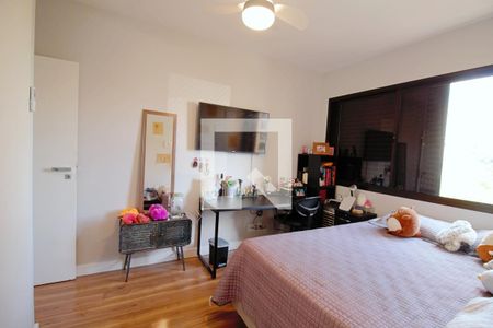 Apartamento à venda com 240m², 4 quartos e 4 vagas Apartamento à venda com 240m², 4 quartos e 4 vagasSuíte 3