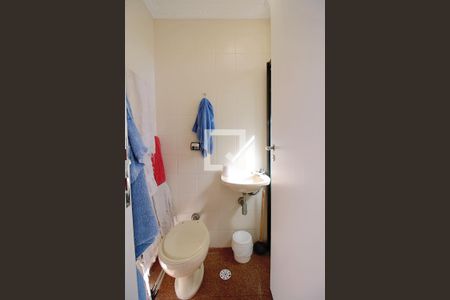 Apartamento à venda com 240m², 4 quartos e 4 vagas Apartamento à venda com 240m², 4 quartos e 4 vagasBanheiro de serviço