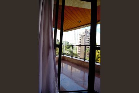 Apartamento à venda com 240m², 4 quartos e 4 vagas Apartamento à venda com 240m², 4 quartos e 4 vagasVaranda da Sala